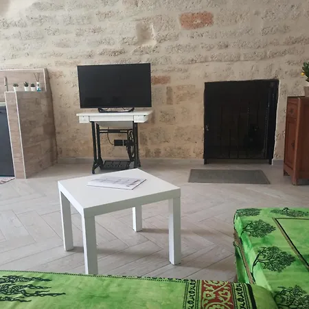 Civico 33 비쉘리에